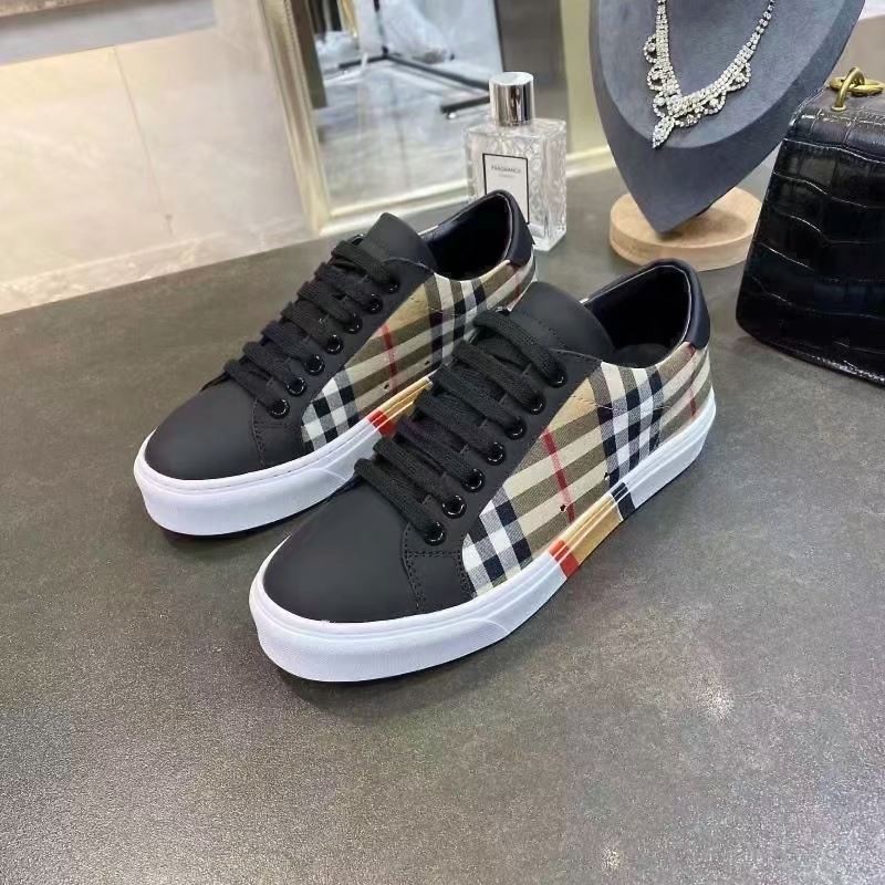 Burberry Low Shoes